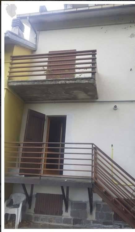 appartamento in vendita a Sestola in zona Pian del Falco