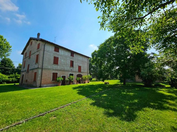 casa indipendente in vendita a Soliera