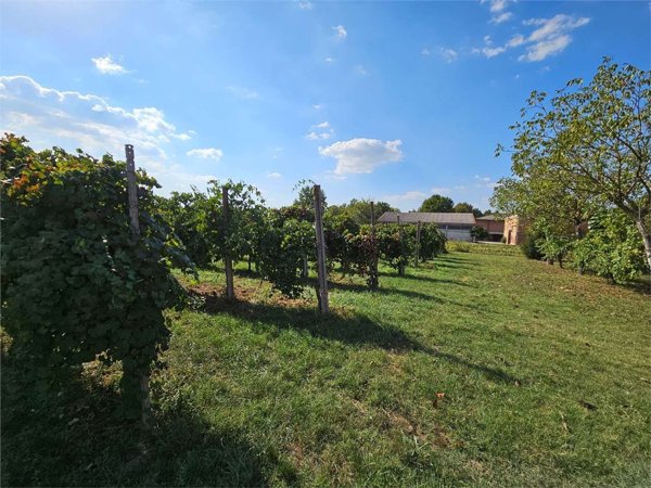 casa indipendente in vendita a Soliera