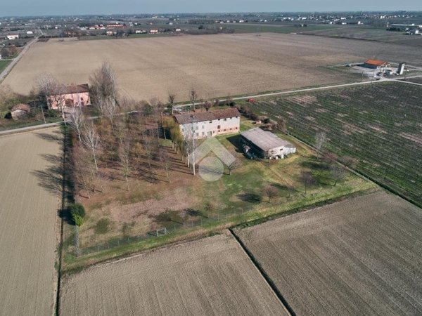 casa indipendente in vendita a Soliera