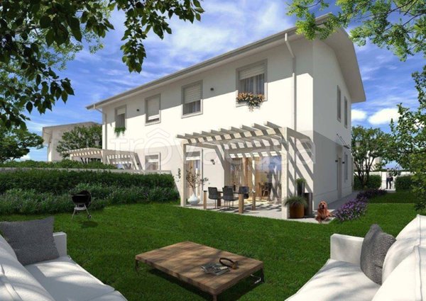 casa indipendente in vendita a Soliera