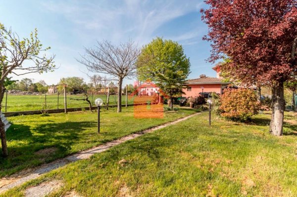 casa indipendente in vendita a Soliera