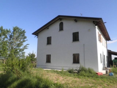 casa indipendente in vendita a Soliera