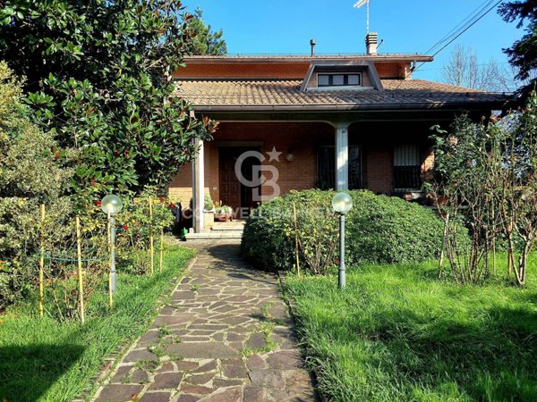 casa indipendente in vendita a Soliera