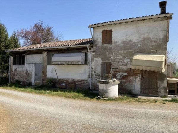 casa indipendente in vendita a Soliera in zona Secchia