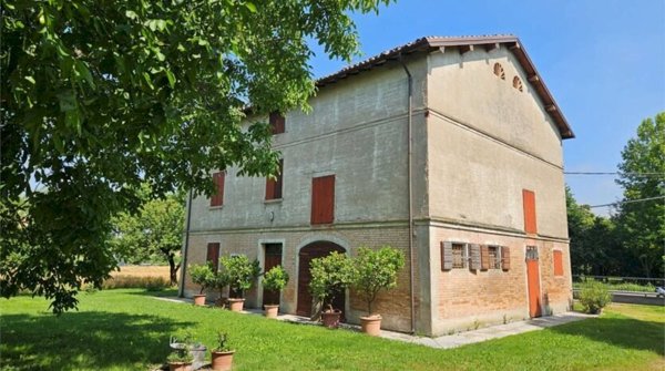 casa indipendente in vendita a Soliera