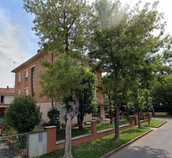 casa indipendente in vendita a Soliera