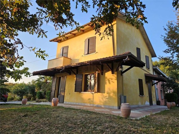 casa indipendente in vendita a Soliera