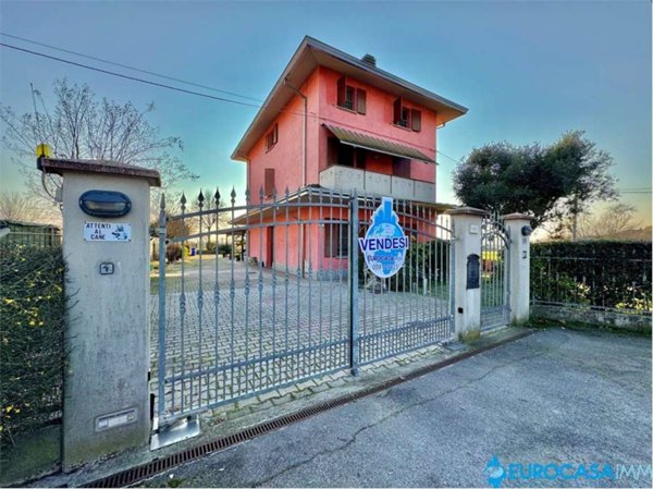 casa indipendente in vendita a Soliera