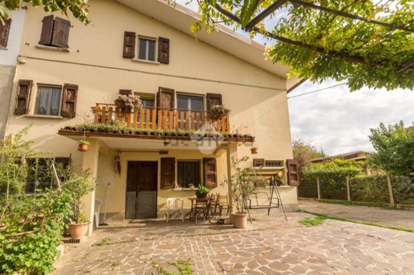 casa semindipendente in vendita a Soliera