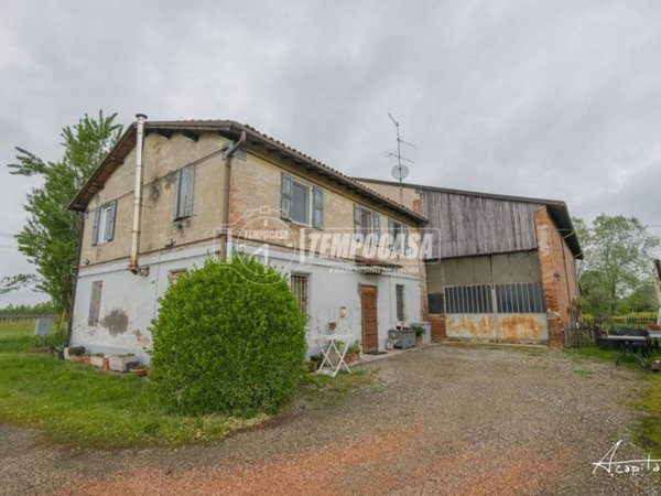 casale in vendita a Soliera