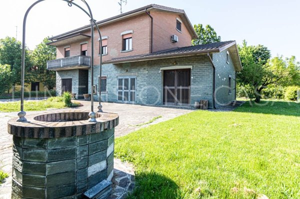 casa indipendente in vendita a Soliera