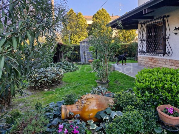 casa indipendente in vendita a Soliera in zona Limidi