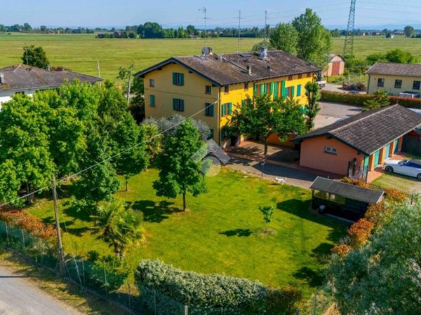 casa semindipendente in vendita a Soliera