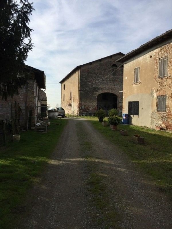 casa indipendente in vendita a Soliera in zona Secchia