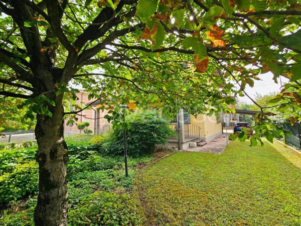 casa indipendente in vendita a Soliera