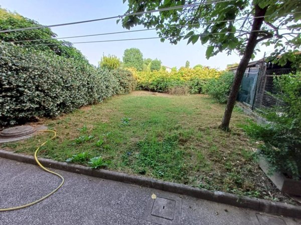 casa indipendente in vendita a Soliera in zona Limidi