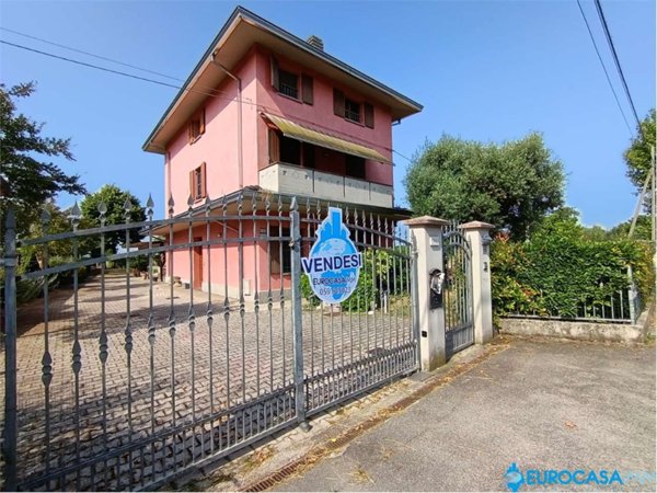 casa indipendente in vendita a Soliera