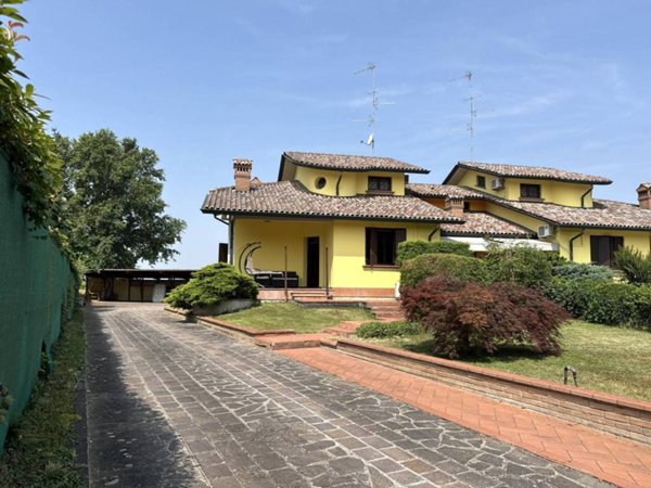 casa indipendente in vendita a Soliera in zona Limidi