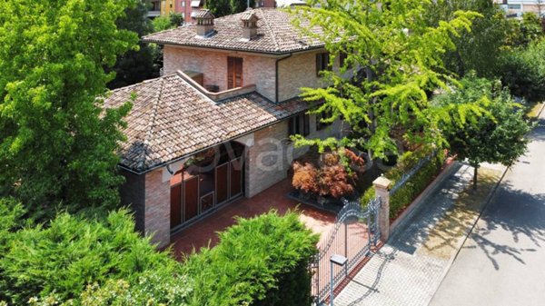 casa indipendente in vendita a Soliera
