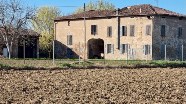 casa indipendente in vendita a Soliera