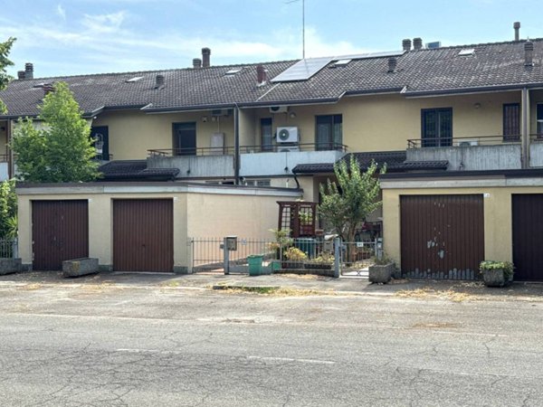 casa indipendente in vendita a Soliera