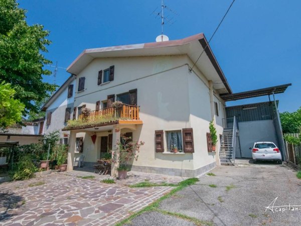 casa indipendente in vendita a Soliera