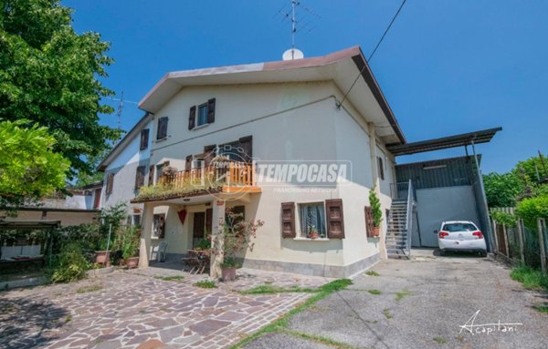 casa indipendente in vendita a Soliera
