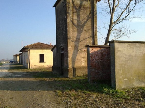 casa indipendente in vendita a Soliera