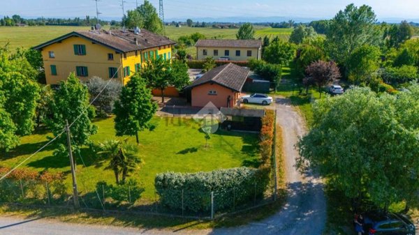 casa semindipendente in vendita a Soliera