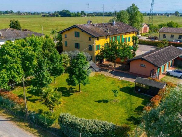 casa indipendente in vendita a Soliera