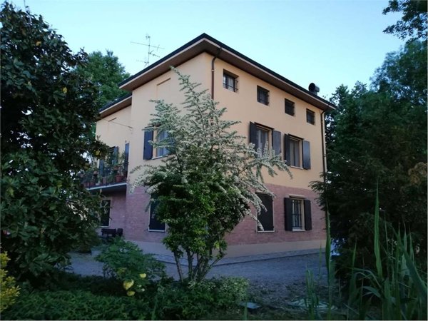 casa indipendente in vendita a Soliera