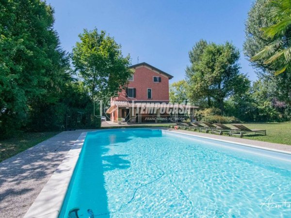 casa indipendente in vendita a Soliera