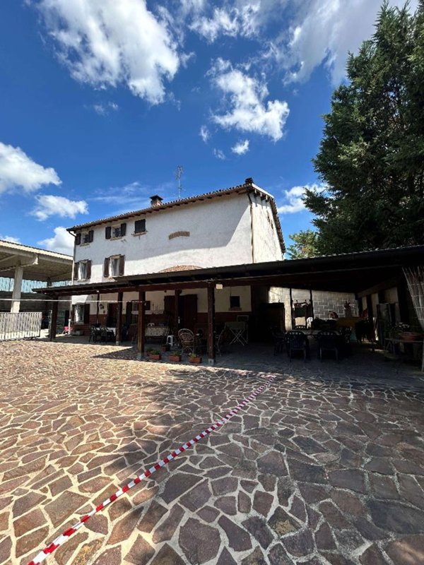 casa indipendente in vendita a Soliera