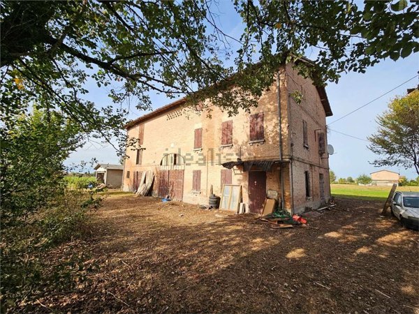 casale in vendita a Soliera