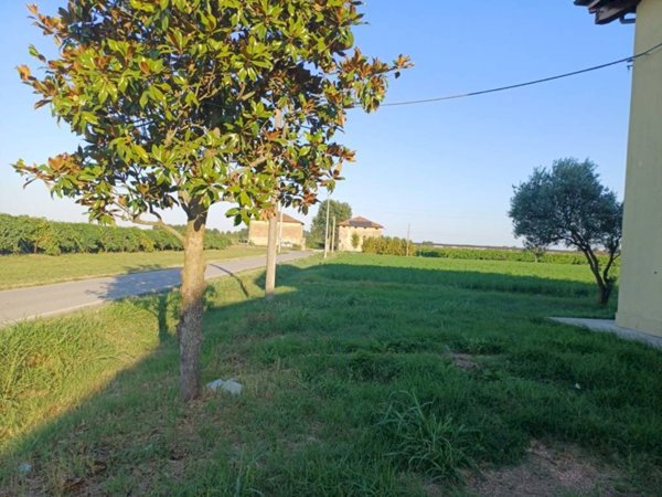 casa indipendente in vendita a Soliera in zona Limidi