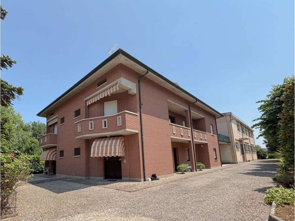 capannone in vendita a Soliera in zona Sozzigalli