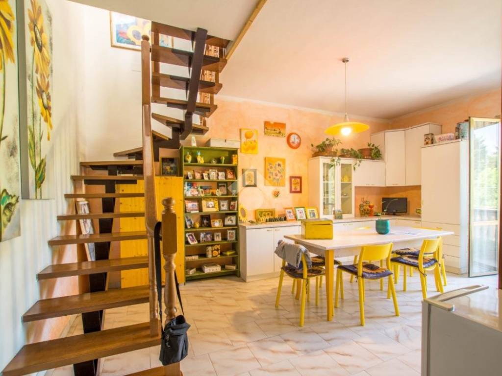 casa indipendente in vendita a Soliera