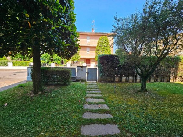 casa indipendente in vendita a Soliera