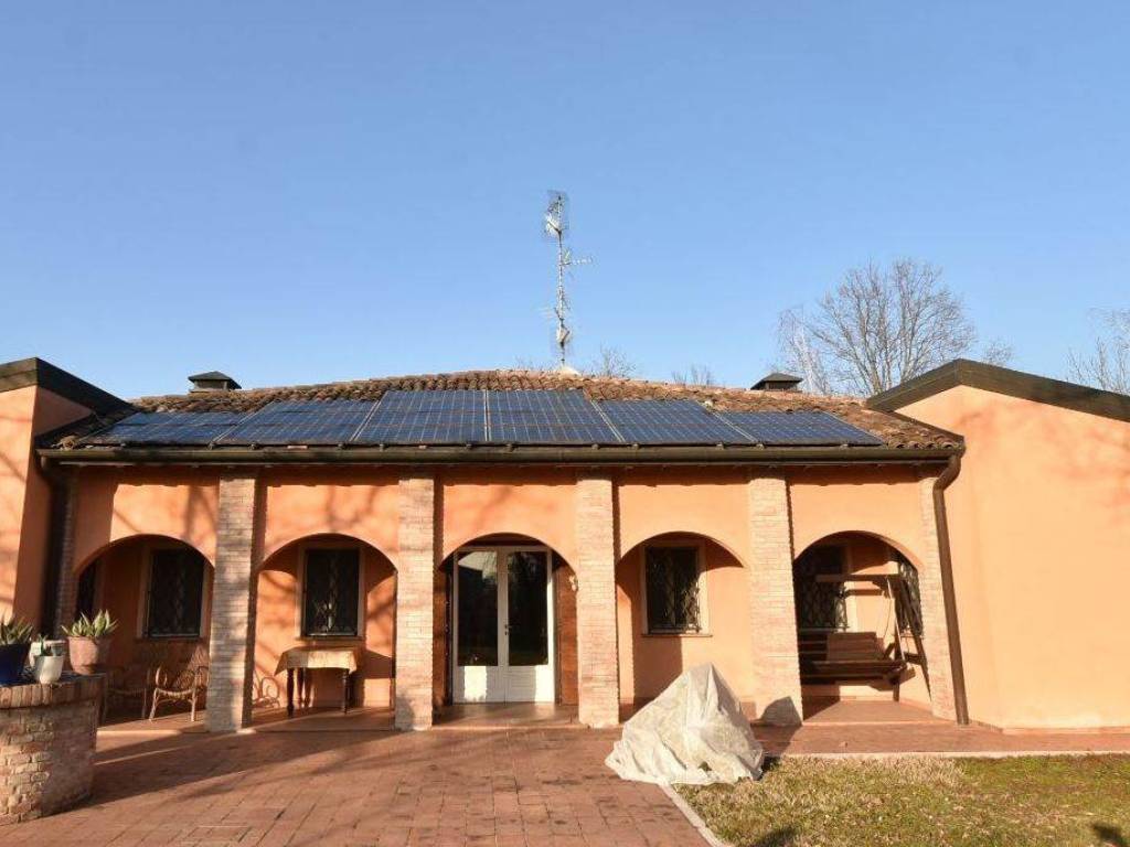 casa indipendente in vendita a Soliera
