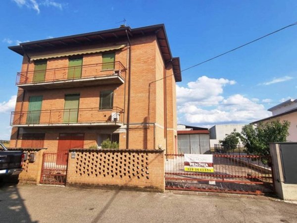 casa indipendente in vendita a Soliera