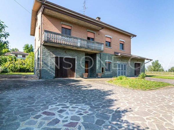 casa indipendente in vendita a Soliera