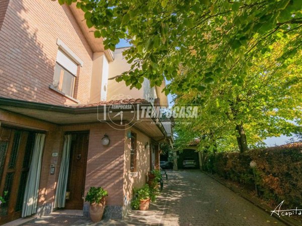 casa indipendente in vendita a Soliera