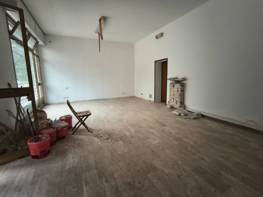 negozio in vendita a Soliera in zona Limidi
