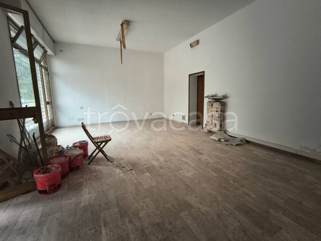 negozio in vendita a Soliera in zona Limidi