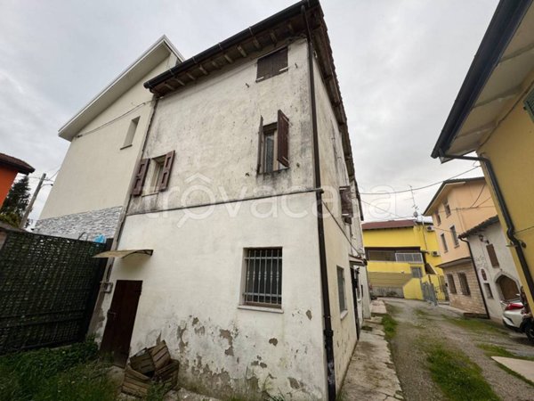casa indipendente in vendita a Soliera in zona Secchia