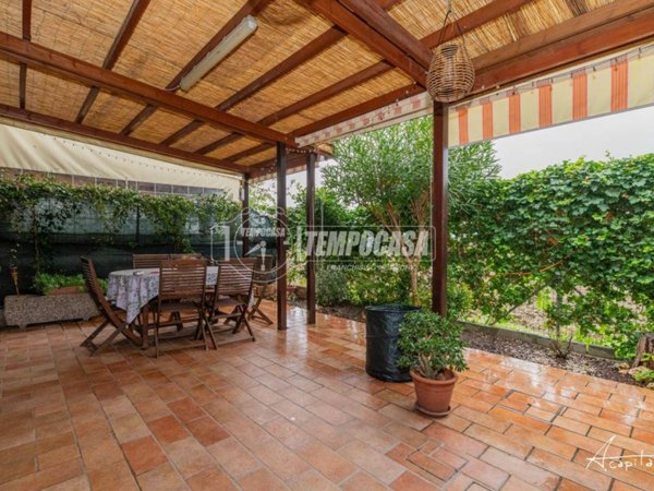 casa indipendente in vendita a Soliera in zona Sozzigalli