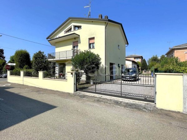 casa indipendente in vendita a Soliera