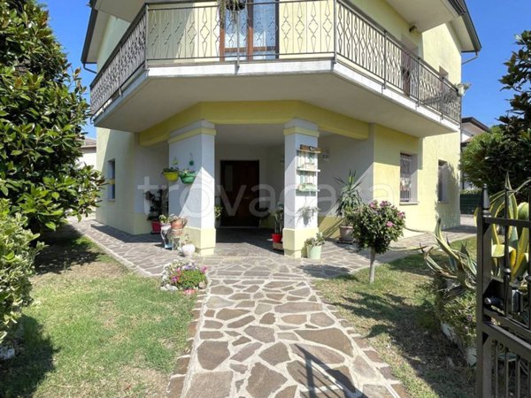 casa indipendente in vendita a Soliera