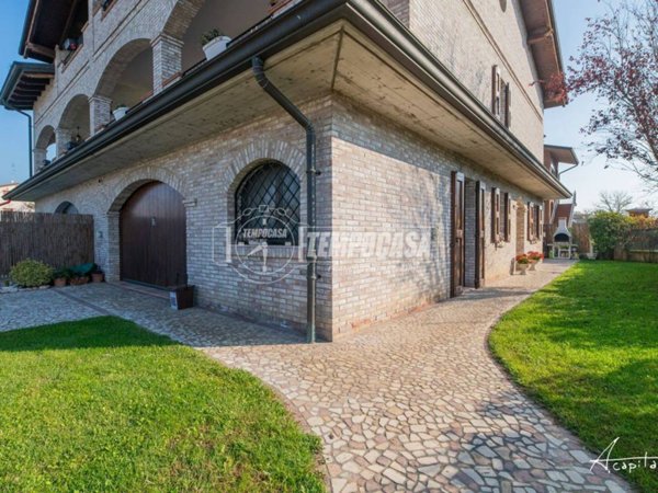 casa indipendente in vendita a Soliera in zona Sozzigalli